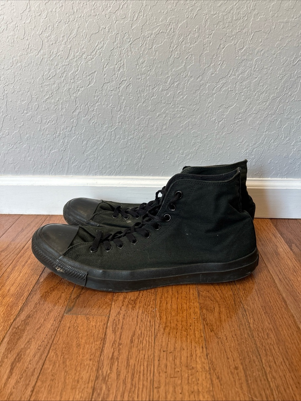 Converse Chuck Taylor Sneakers High Top Shoes Men’s Size 15 Triple Black - Picture 1 of 14